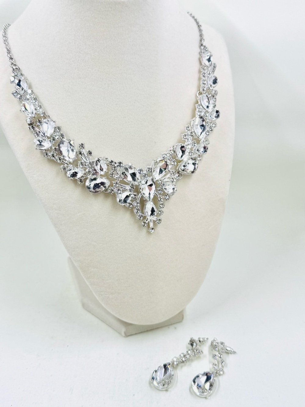 Silver Tone Teardrop Rhinestone Sweetheart Necklace & Pierced Dangle Earring Set